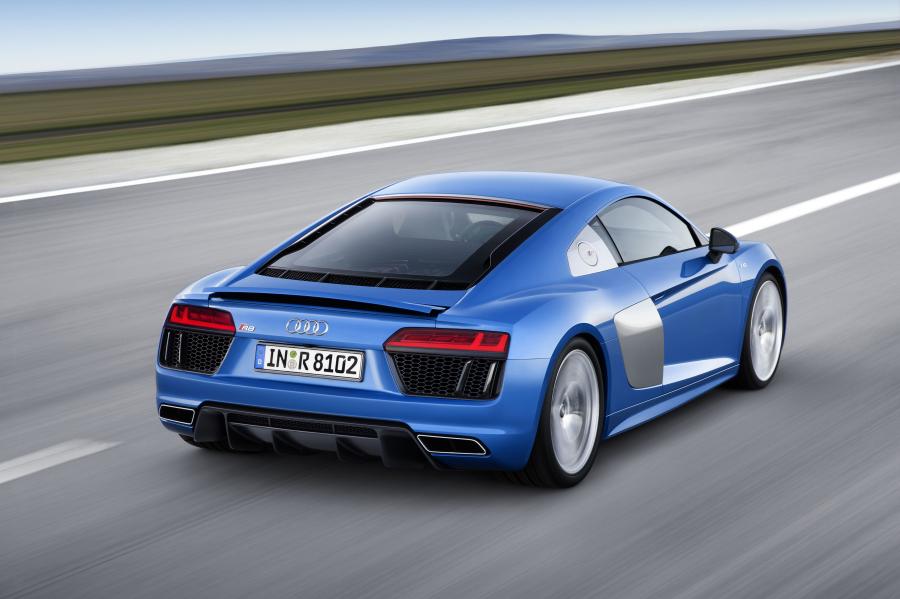  Audi R8 V10 2015 года  (WW) (фото 4 из 21)